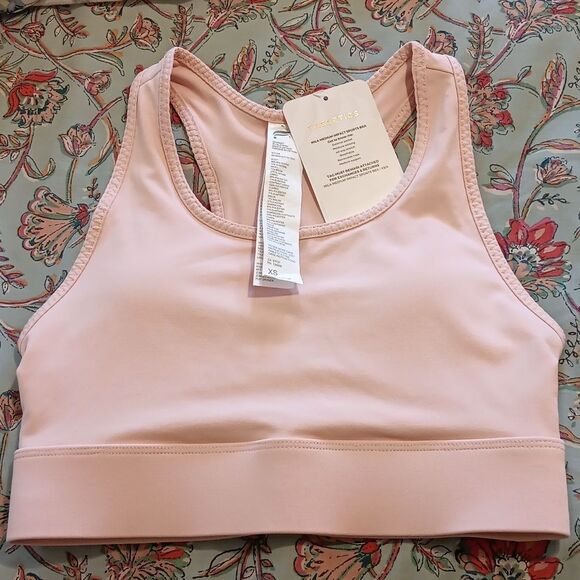 Fabletics Mila Medium Impact Sports Bra Athletic. Athleisure. Active. - Picture 2 of 11